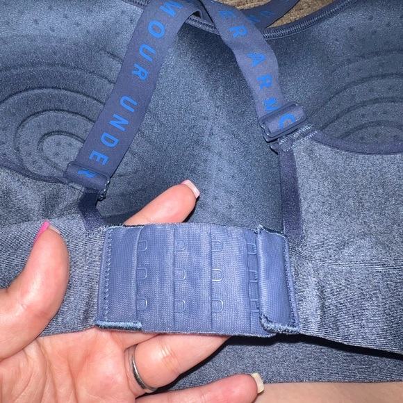 Under Armour Infinity sports bra - Picture 3 of 4